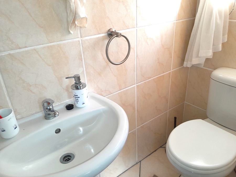 To Let 3 Bedroom Property for Rent in Windsor Park Eastern Cape